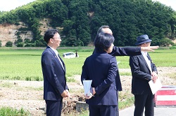 8月8日大雨災害現場視察の様子