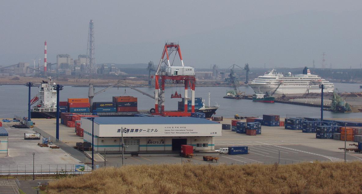 酒田港国際ターミナル全景