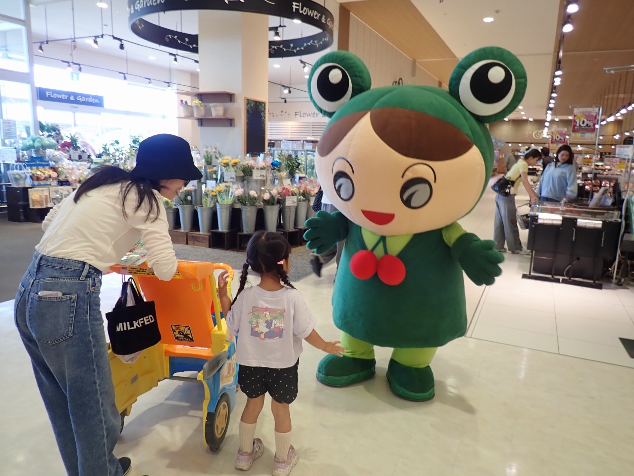 ごみゼロの様子ケロちゃん写真